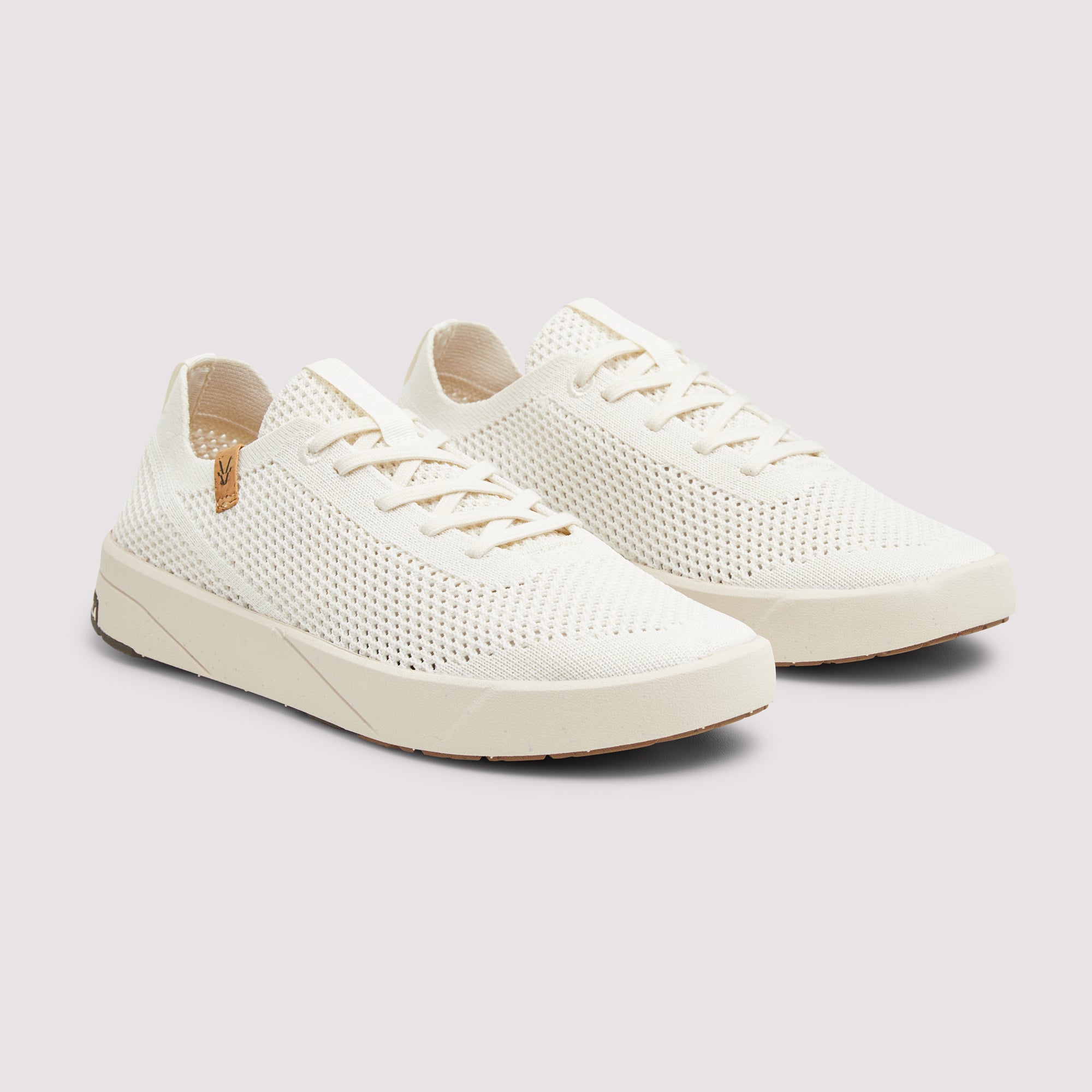 Ezo W White