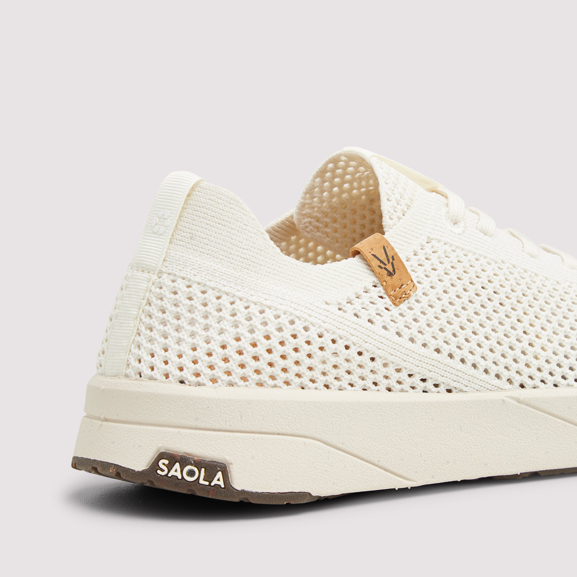 Ezo W White