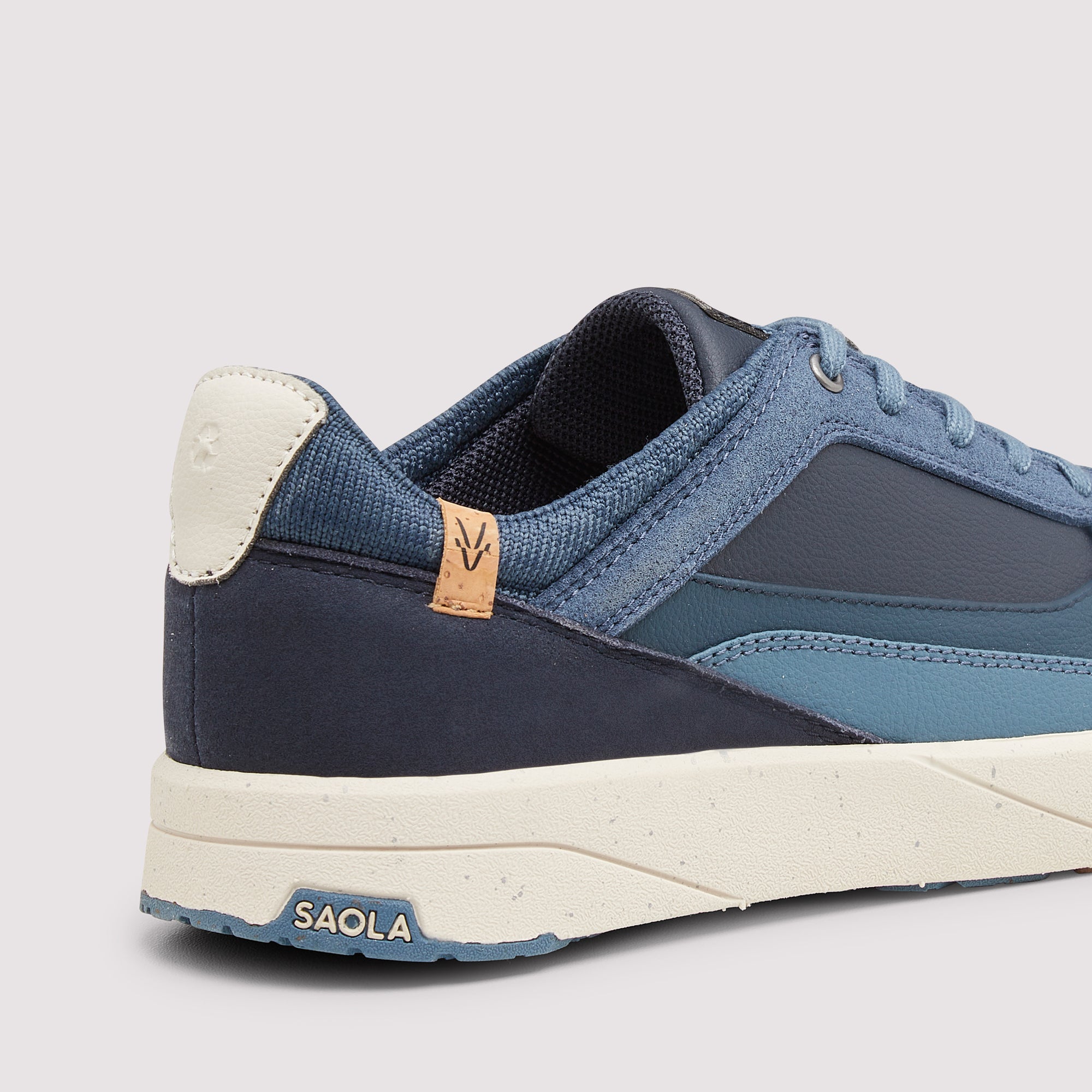 Quito W Navy