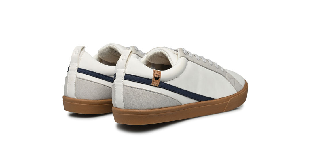 Baskets homme de couleur white navy vue d'ensemble de l'arrière