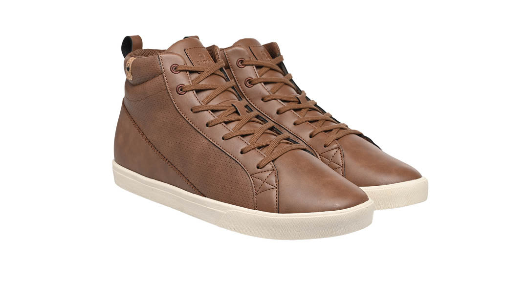 Chaussures homme de couleur chocolat vue d’ensemble coté droit