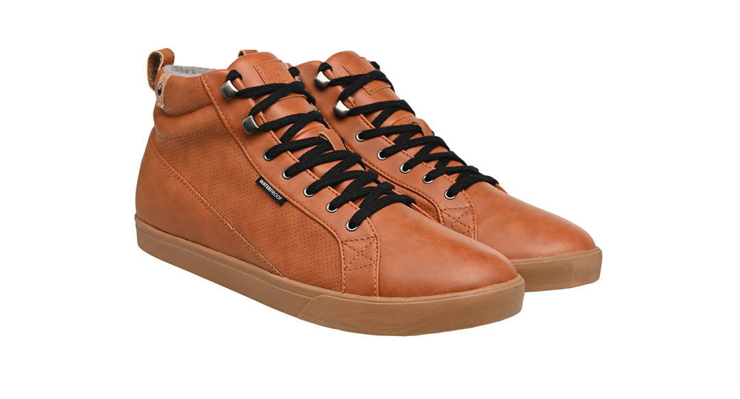 Chaussures homme de couleur caramel vue d’ensemble coté droit